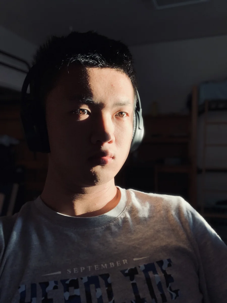 Portrait of Hengyi Li